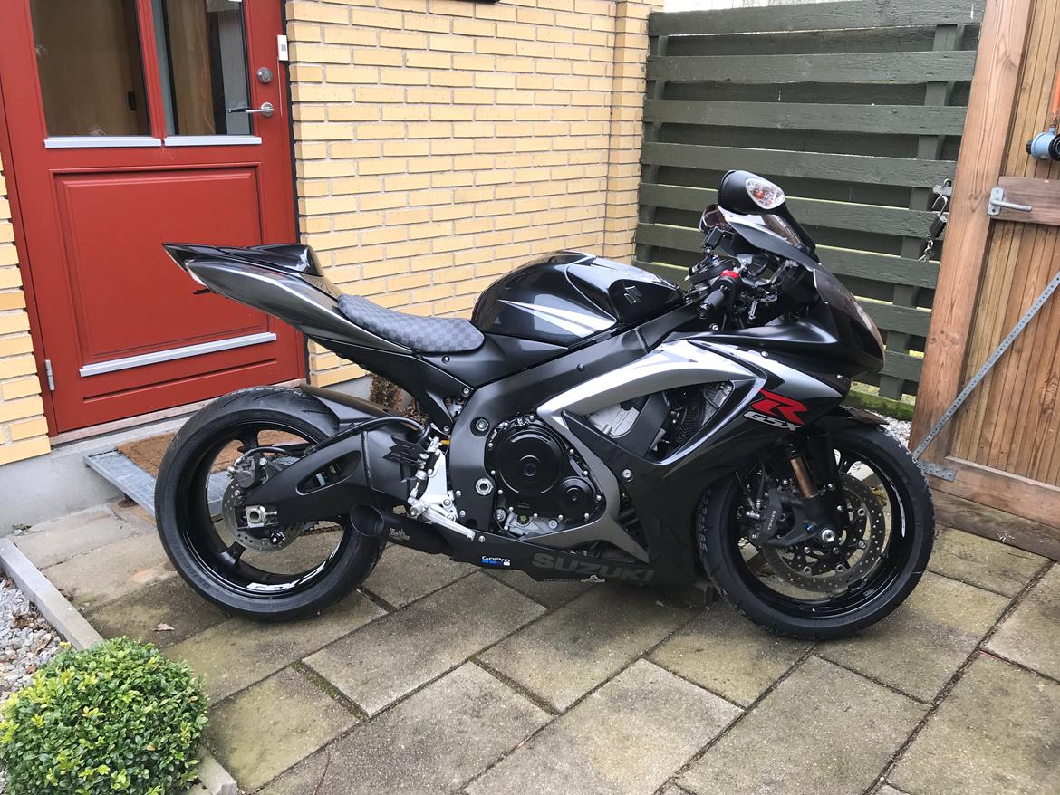 Suzuki Gsxr 750 K7 billede 8