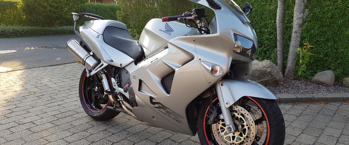 Honda VFR 800 - 1998 - Import fra England af i 2010....