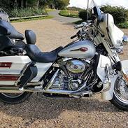 Harley Davidson CVO FLHTCUISE