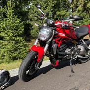 Ducati Monster 1200