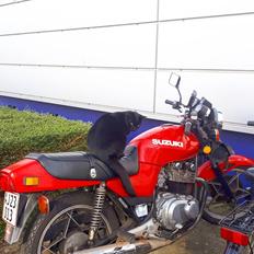 Suzuki GS450E