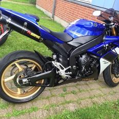 Yamaha YZF R1