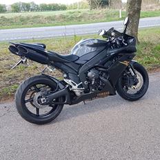 Yamaha R1