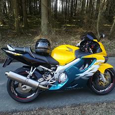 Honda cbr 600 f4