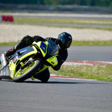 Yamaha R6 - Baneracer 