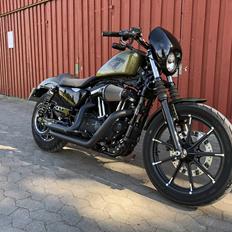 Harley Davidson Sportster XL883N Iron 