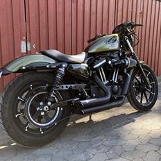 Harley Davidson Sportster XL883N Iron 