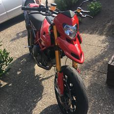 Ducati Hypermotard 796