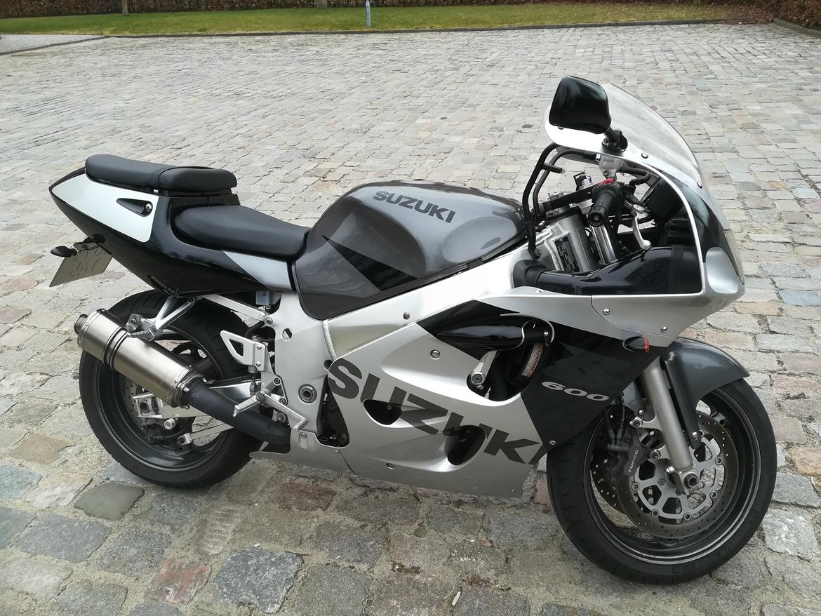 Suzuki GSXR 600 SRAD billede 2