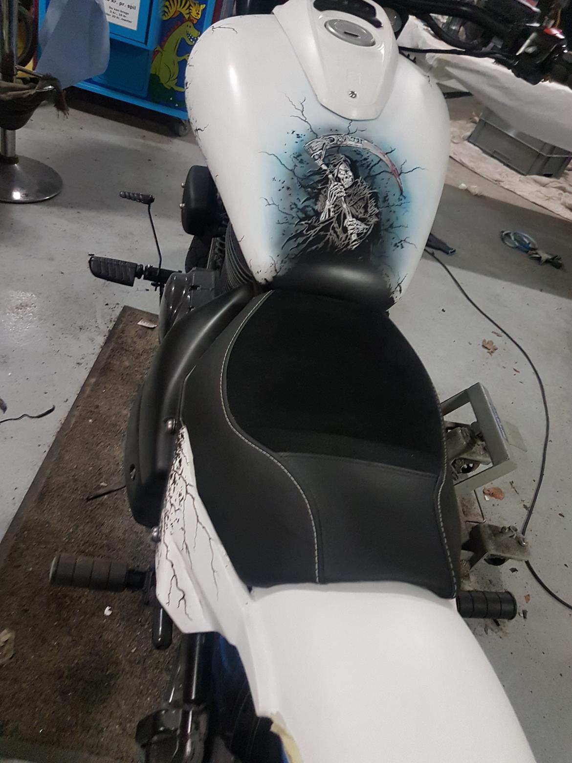 Suzuki M800 billede 13