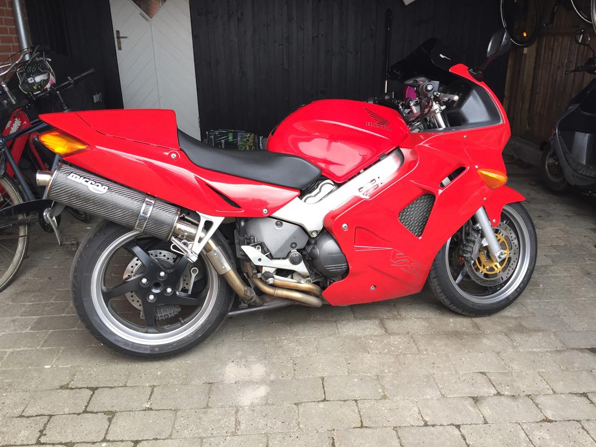 Honda VFR 800 Fi billede 1