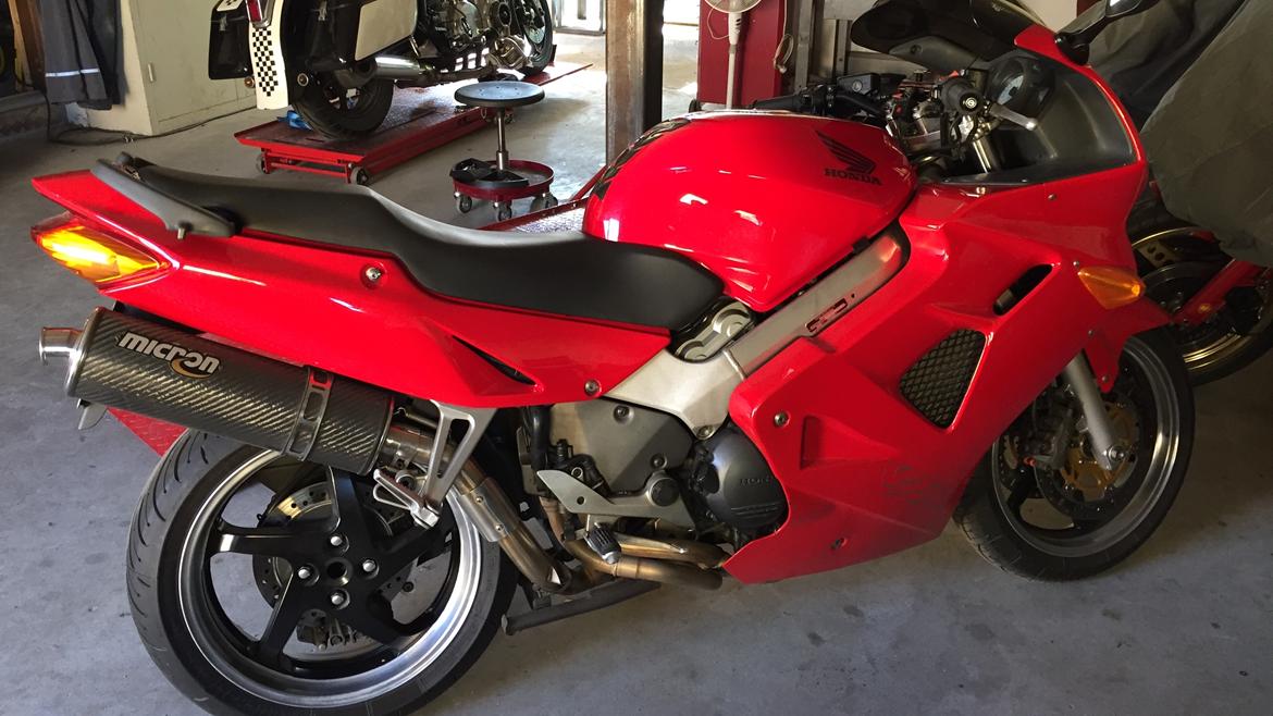 Honda VFR 800 Fi billede 3