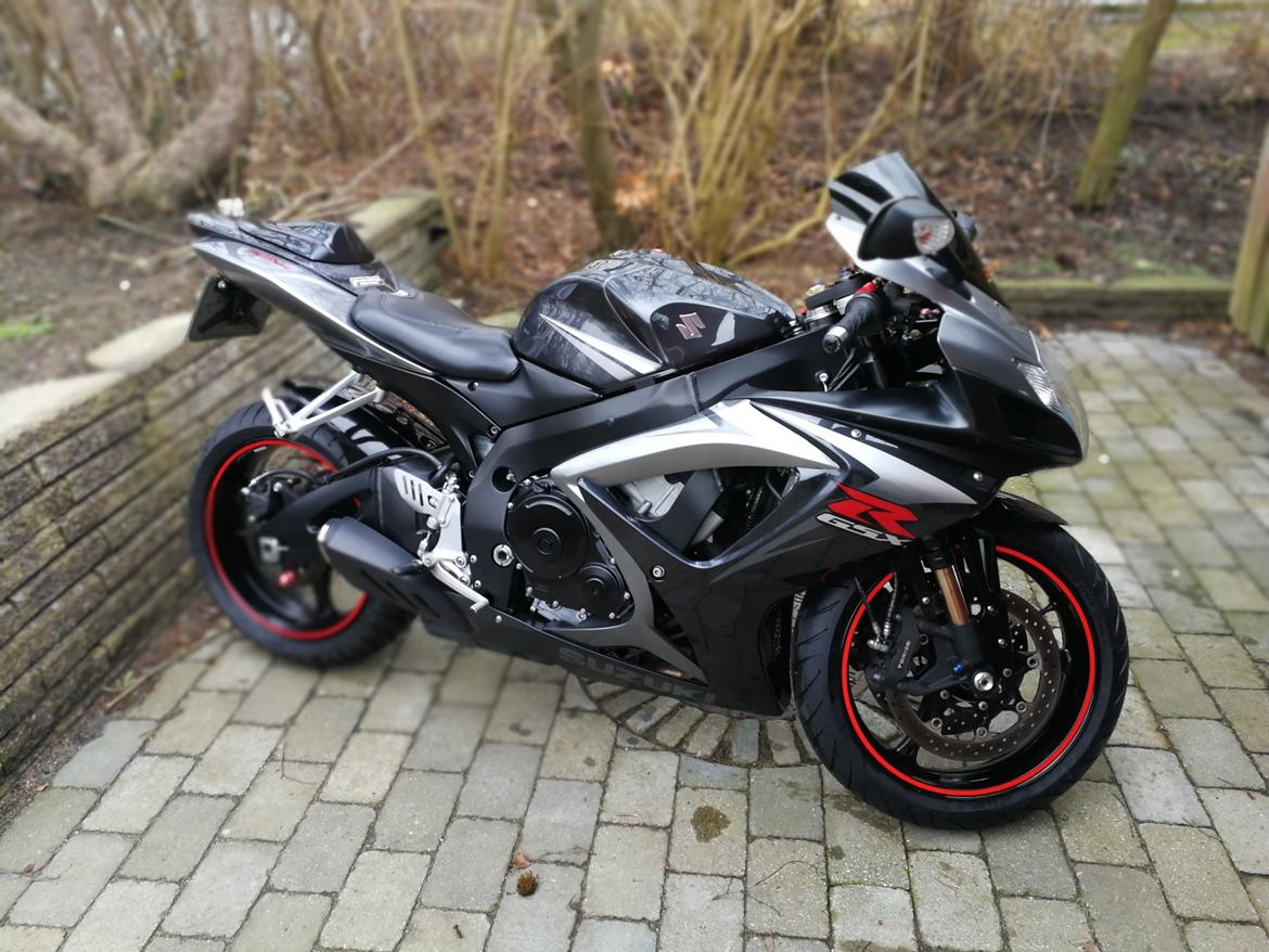 Suzuki Gsx-r 750 k7 billede 2