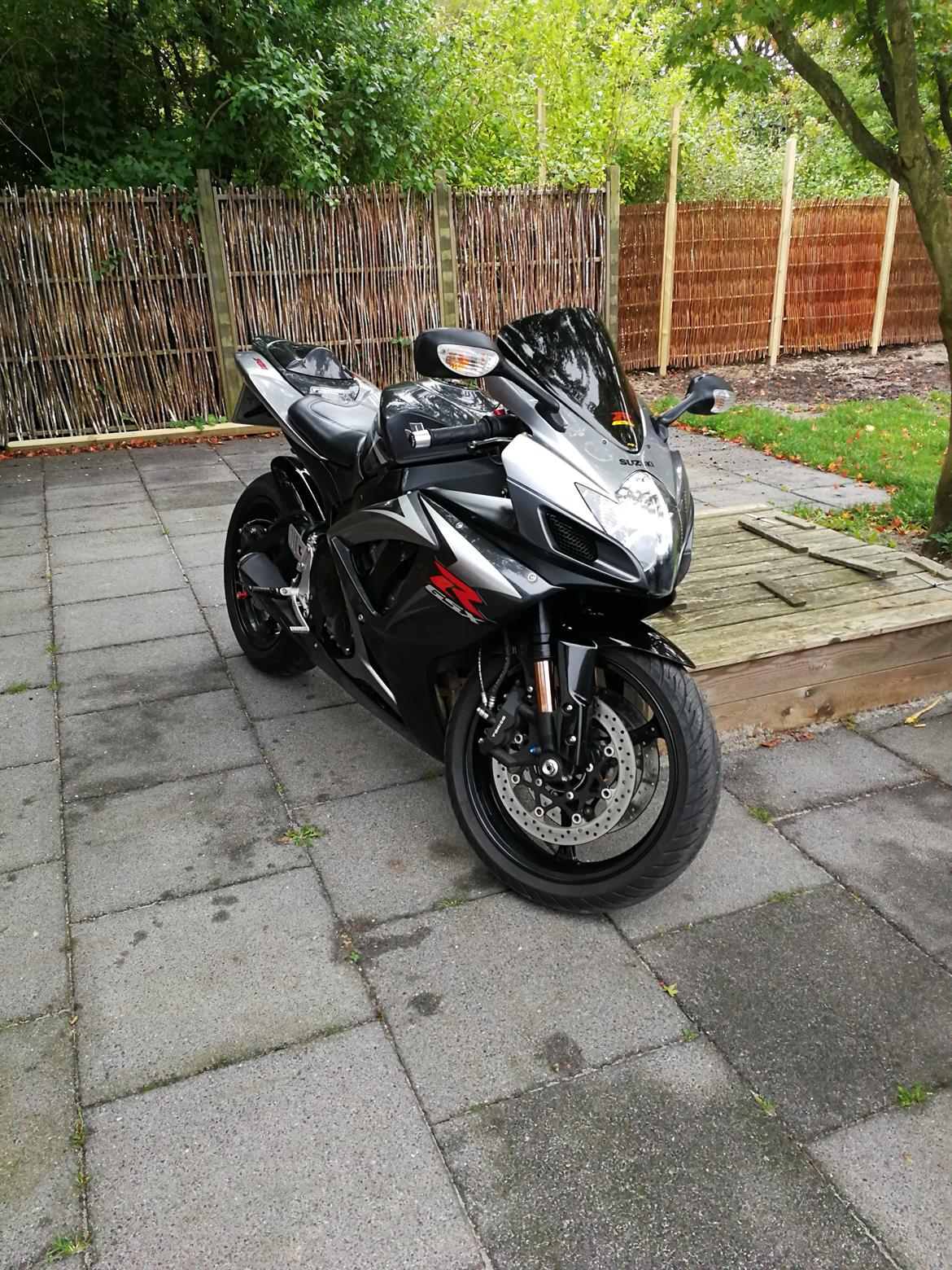 Suzuki Gsx-r 750 k7 billede 4