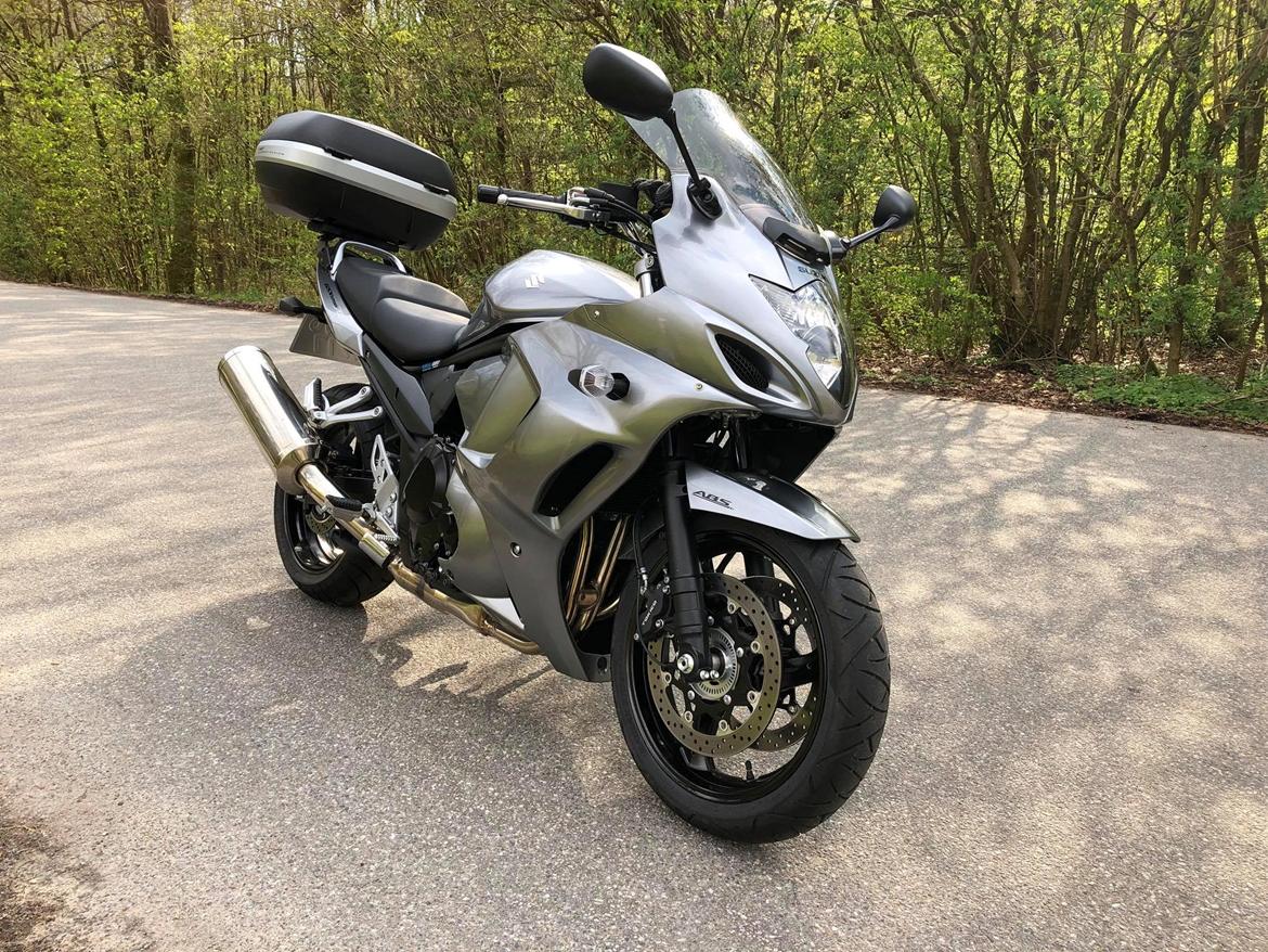 Suzuki GSX 1250 FA billede 1