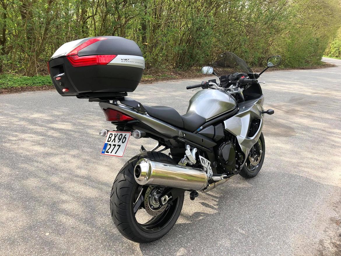 Suzuki GSX 1250 FA billede 2