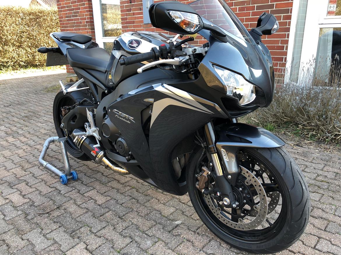 Honda CBR FIREBLADE 1000RR billede 1