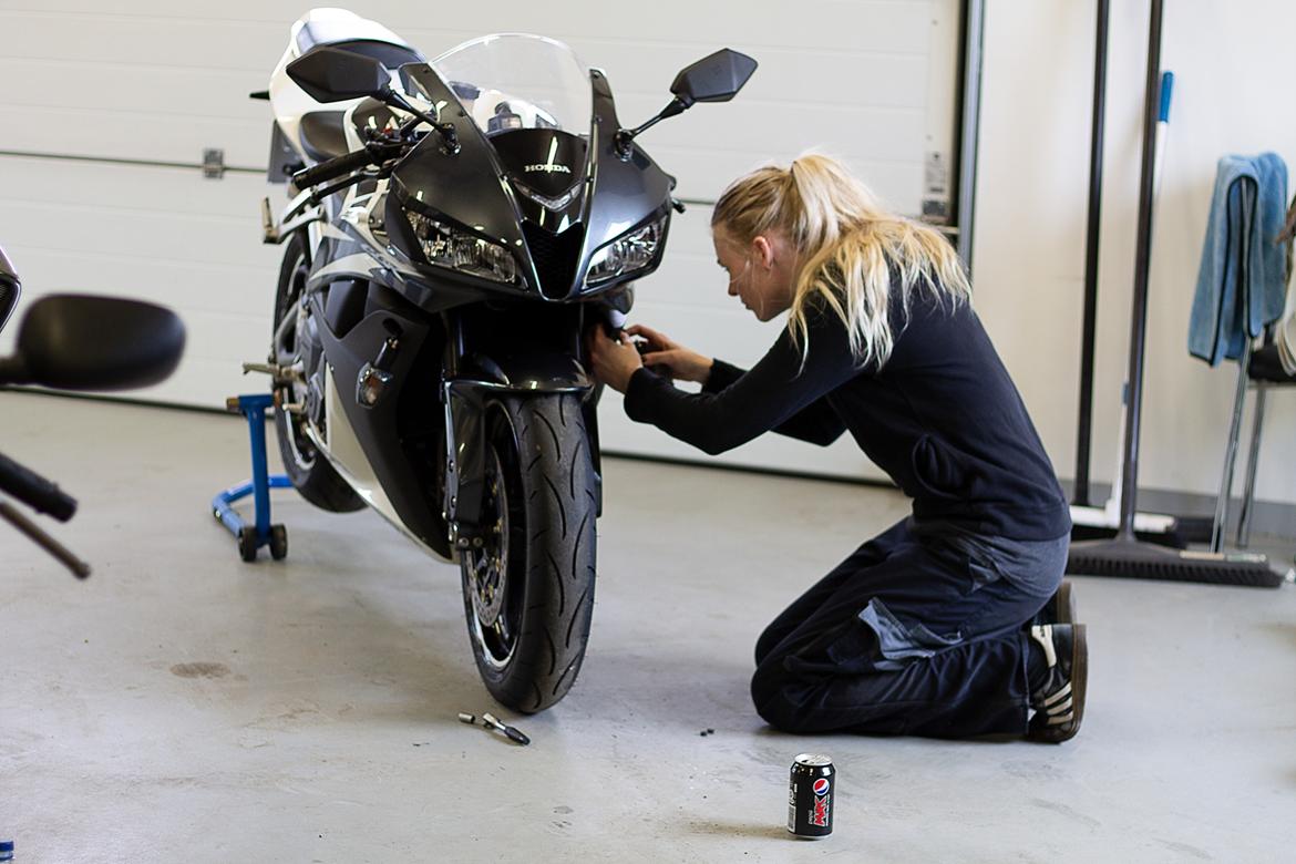 Honda CBR 600rr [SOLGT] - Blinklys skiftes. billede 10