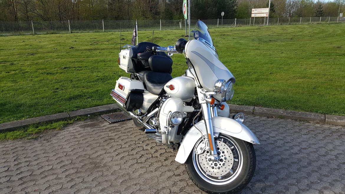 Harley Davidson CVO FLHTCUISE billede 3