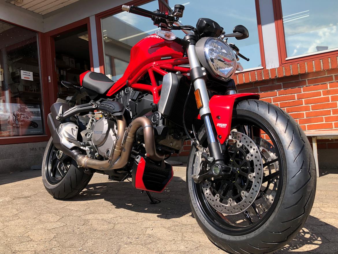 Ducati Monster 1200 billede 1