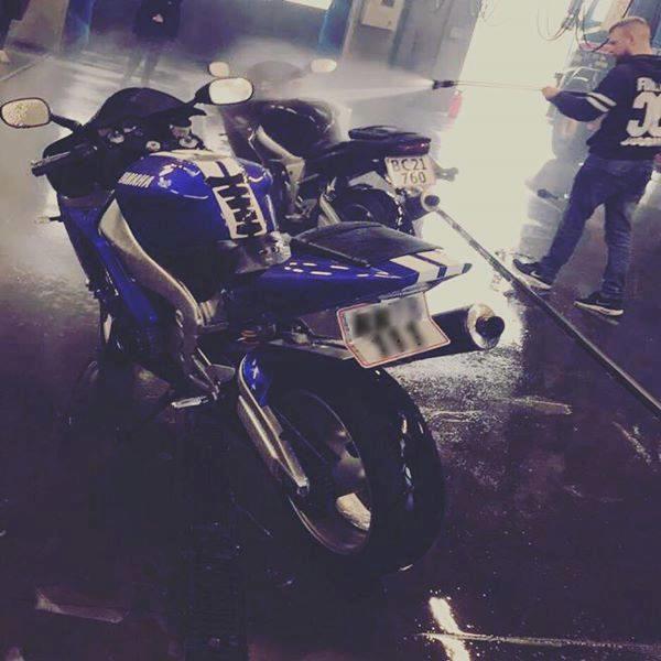 Yamaha YZF R1 billede 1