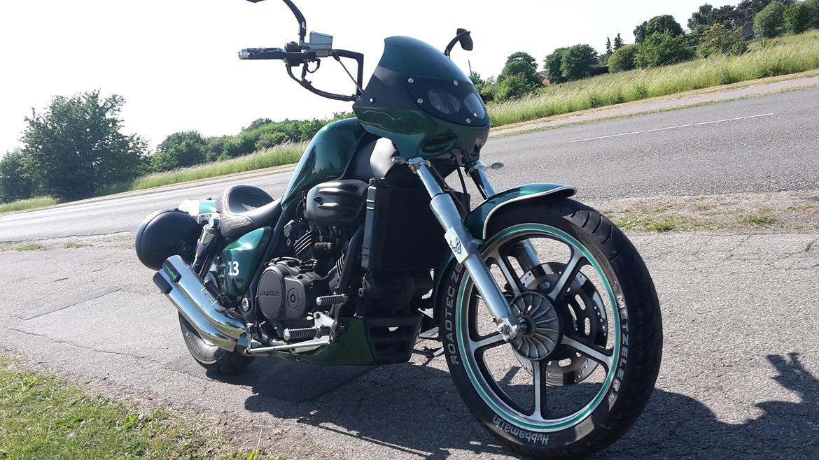 Honda VF700c SuperMagna billede 2