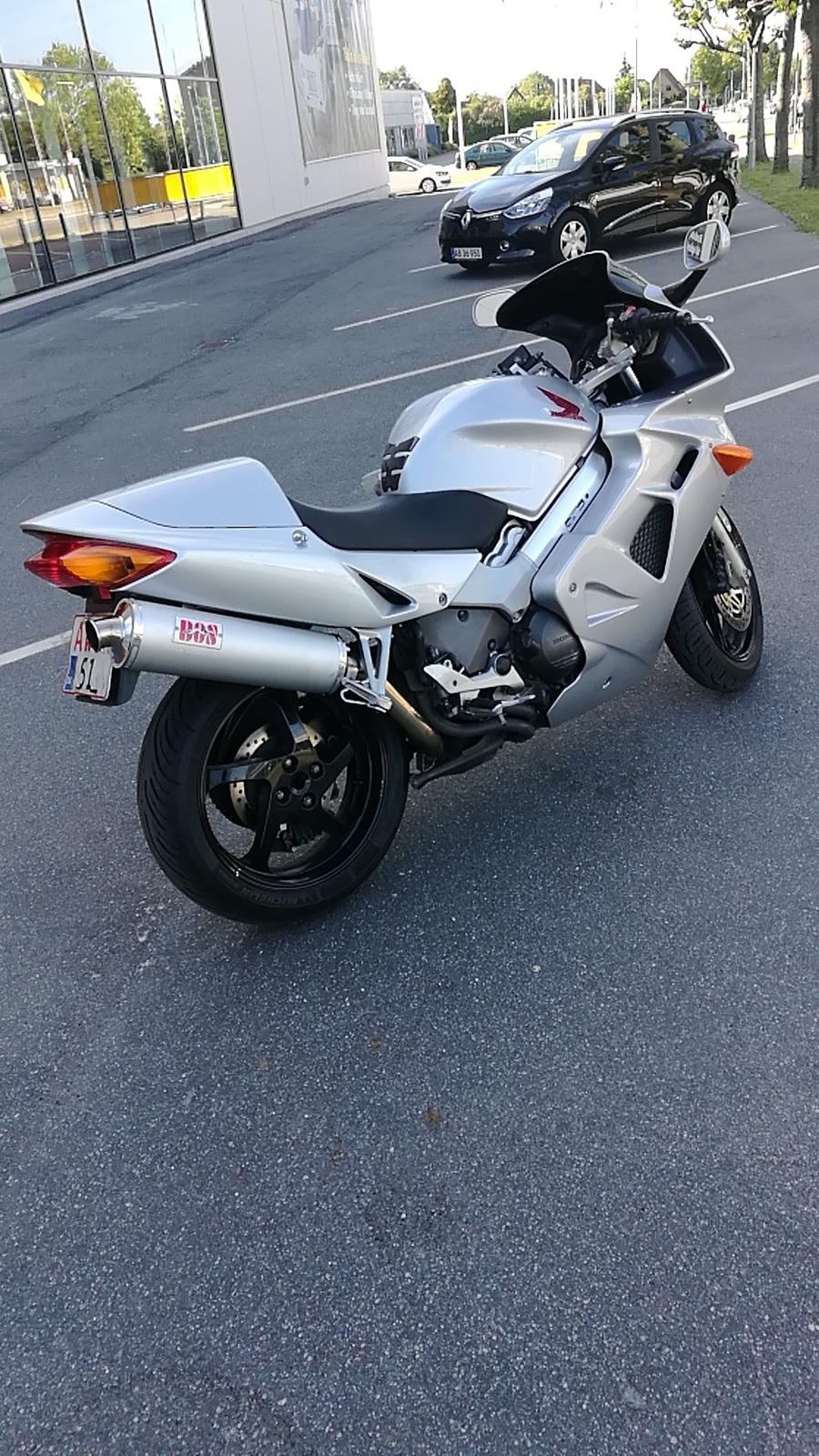 Honda VFR 800 Rc46 (solgt)  billede 8