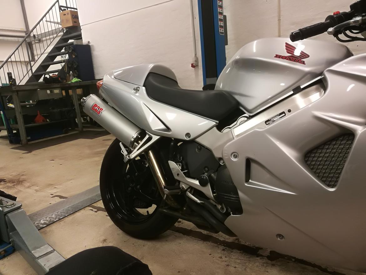 Honda VFR 800 Rc46 (solgt)  billede 12