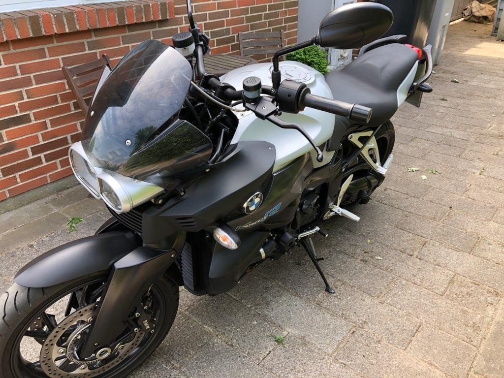 BMW K1200R "SOLGT" - Vindskærmen på billedet her, er sat til salg på mcg, da jeg har monteret en mindre. billede 4