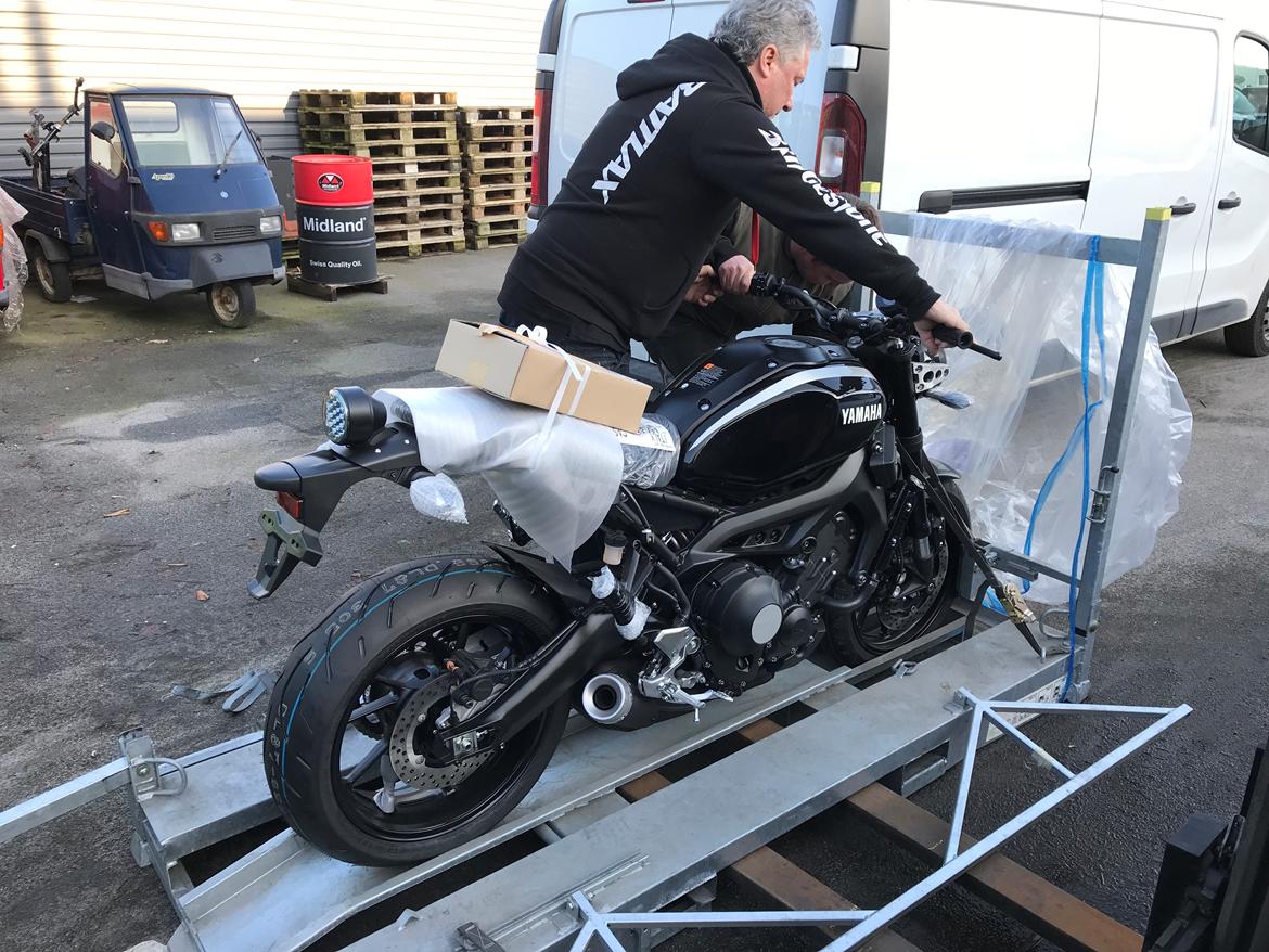 Yamaha XSR 900 SOLGT - Her kommer jomfruen hjem billede 4