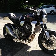 Honda CB1000R+