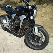 Honda CB1000R+