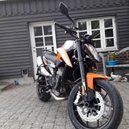 KTM Duke 790