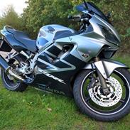 Honda CBR 600 F4i (f6)