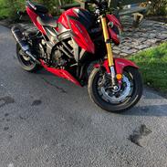 Suzuki Gsxs 750