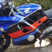 Honda CBR PC25 F2 600