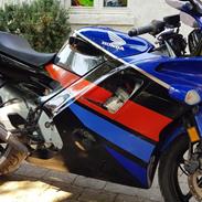 Honda CBR PC25 F2 600