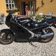 Honda VFR 750 RC24-2(Solgt)