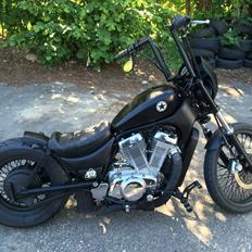 Suzuki Intruder VS 750