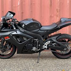 Suzuki GSXR 750 K7