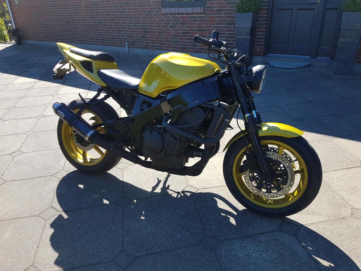 Honda Cbr 900 RR. Streetfighter. billede 2