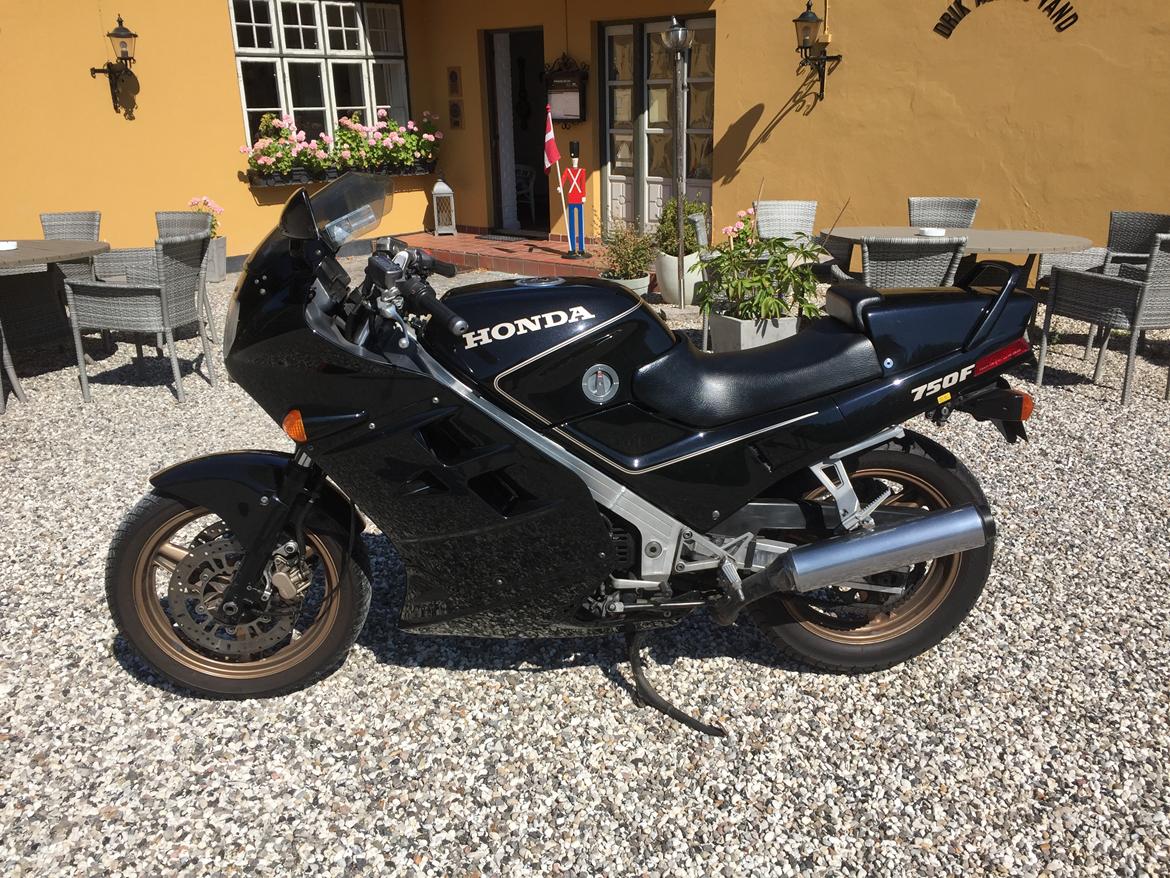 Honda VFR 750 RC24-2(Solgt) billede 2