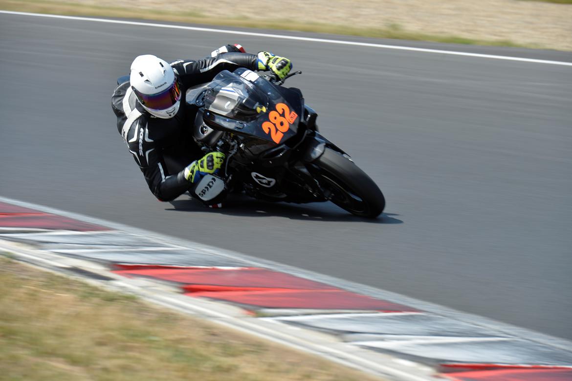 Yamaha 2015 R1M / R1  billede 3