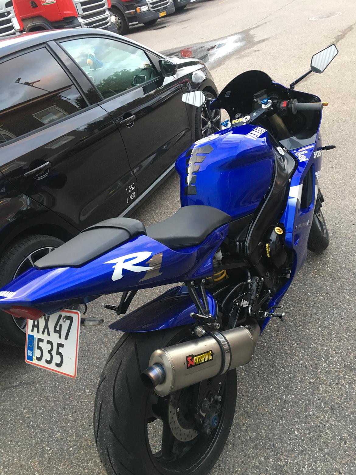 Yamaha R1 billede 4