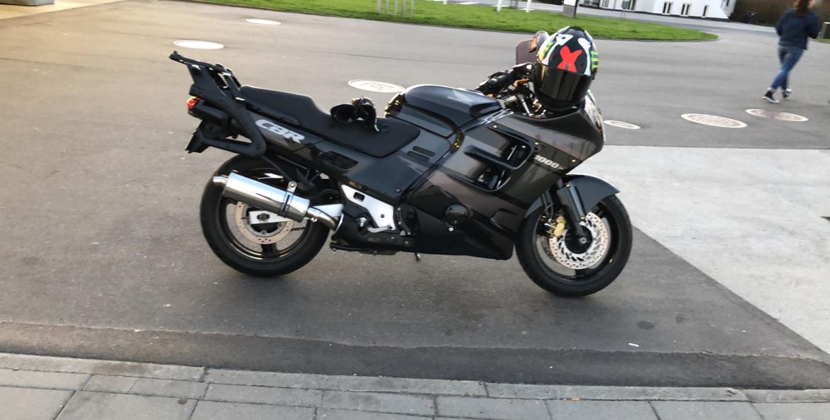 Honda CBR 1000F billede 2