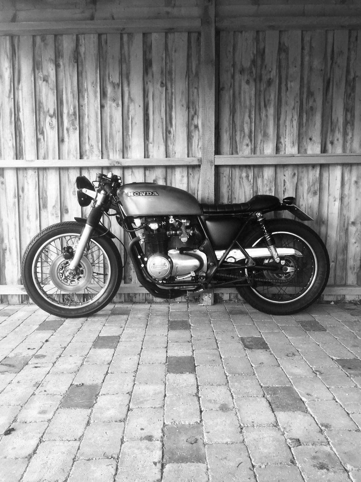 Honda CB 550f cafe racer billede 1