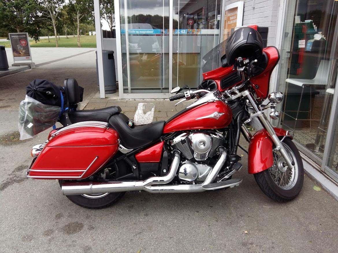 Kawasaki VN900 Classic - Pakket op til træf i jylland. Holder ved en tank i Aars :D billede 9