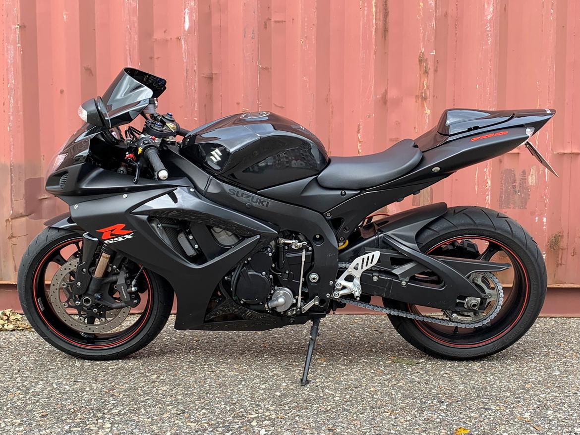 Suzuki GSXR 750 K7 billede 1