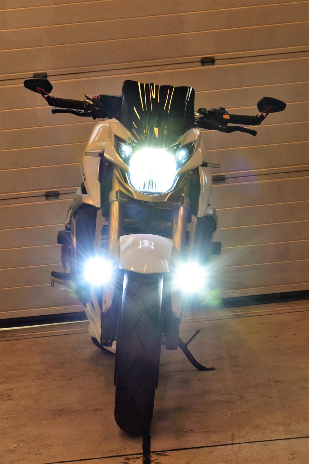 Suzuki Gsr 750 billede 9