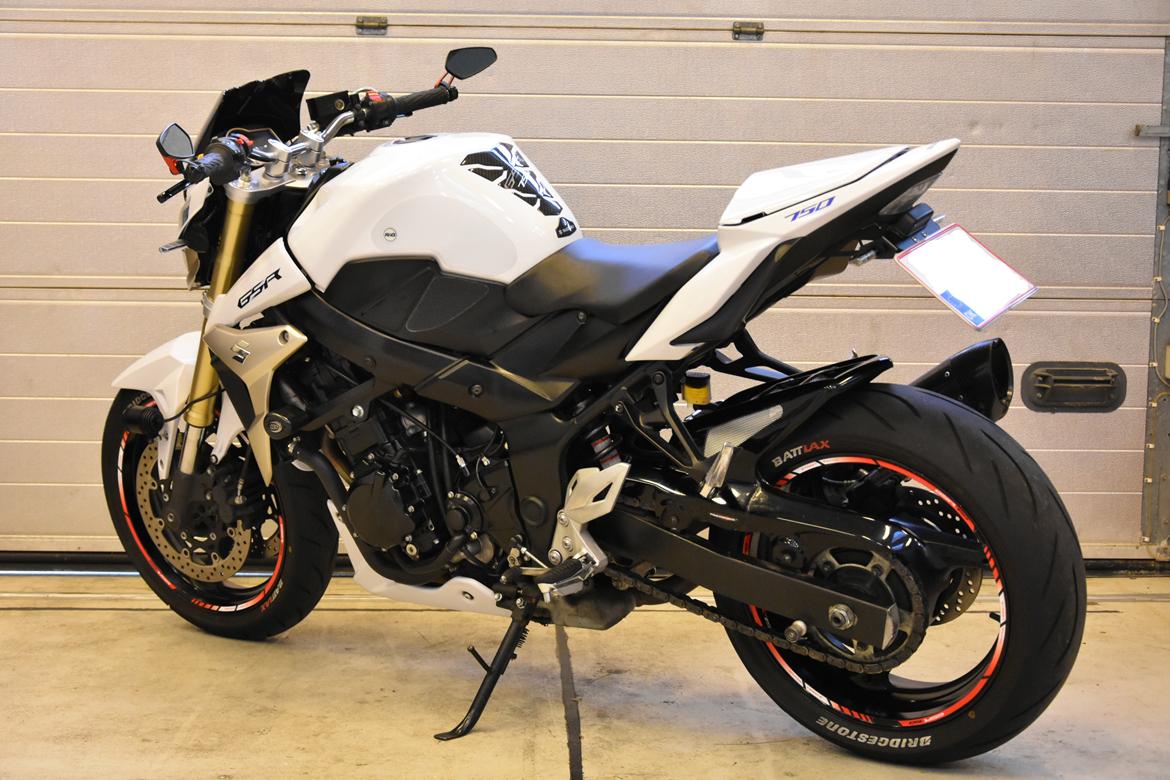 Suzuki Gsr 750 billede 13